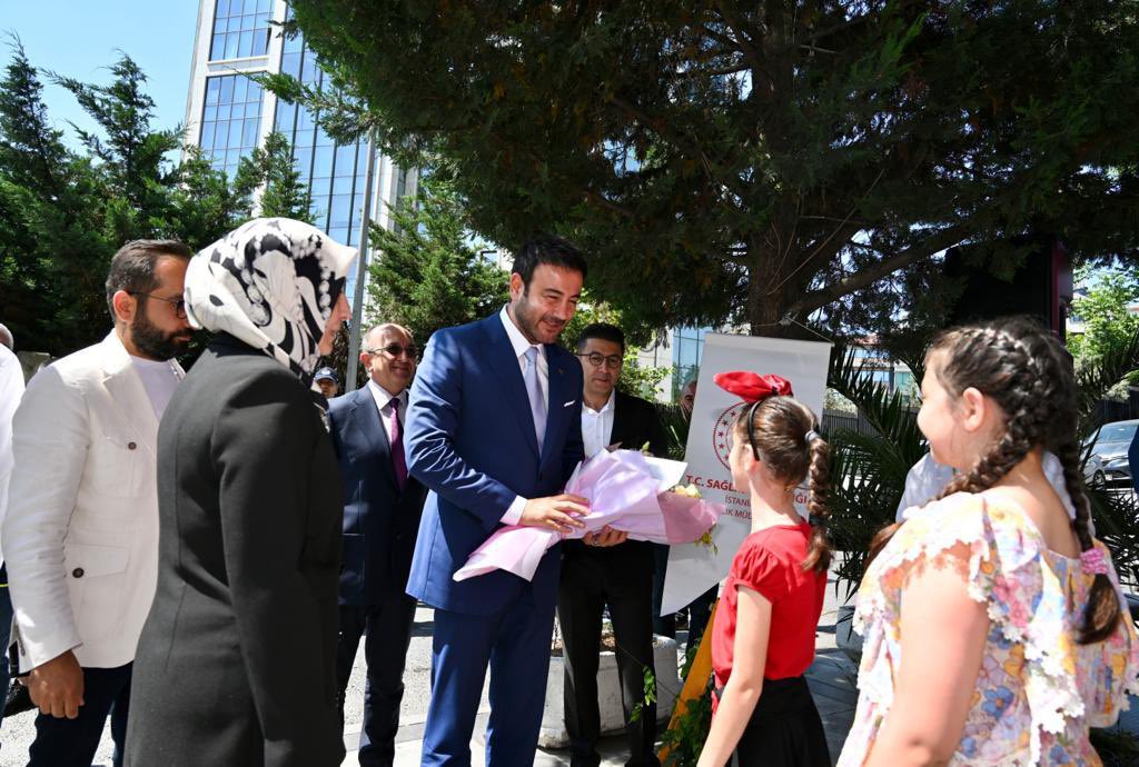 Kurumlar arası iş birliği çerçevesinde hayata geçirdiğimiz Sait Çiftçi Devlet Hastanesi’nin Ek Hizmet Binası 10 No’lu Aile Sağlığı Merkezimiz ve Kanser Erken Teşhis Tarama ve Eğitim Merkezimizin açılışını Kaymakamımız
@OnderBakan
ile birlikte gerçekleştirdik.